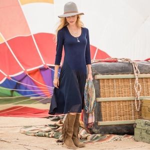 SUNDANCE: NWOT Navy Jersey Knit/Chiffon Blend Dress